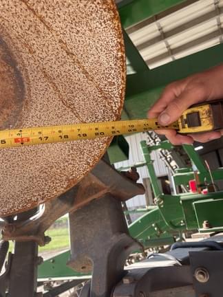 Image of John Deere 637 equipment image 4