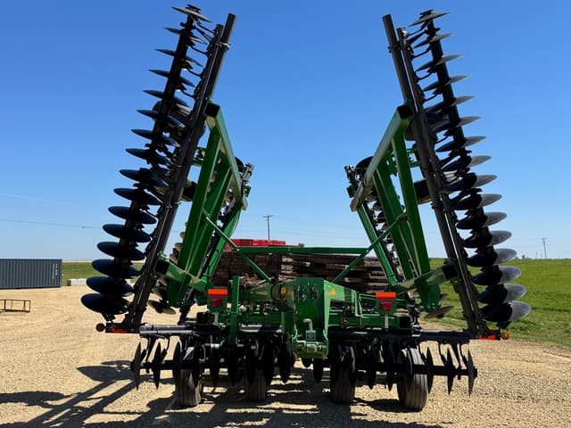 Image of John Deere 637 equipment image 3