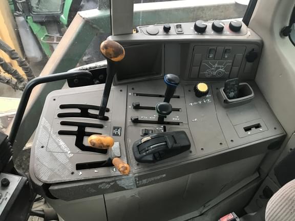 Image of John Deere 6430 equipment image 2