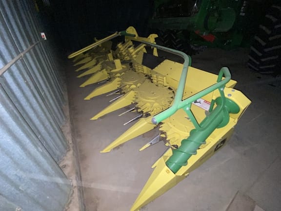 Main image John Deere 688