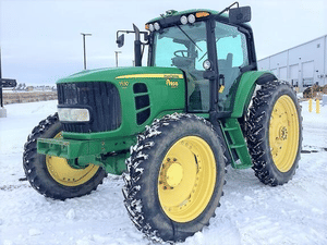 2011 John Deere 7130 Image