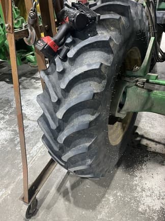 Image of John Deere 7130 equipment image 3