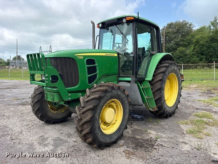 2011 John Deere 7130 Equipment Image0