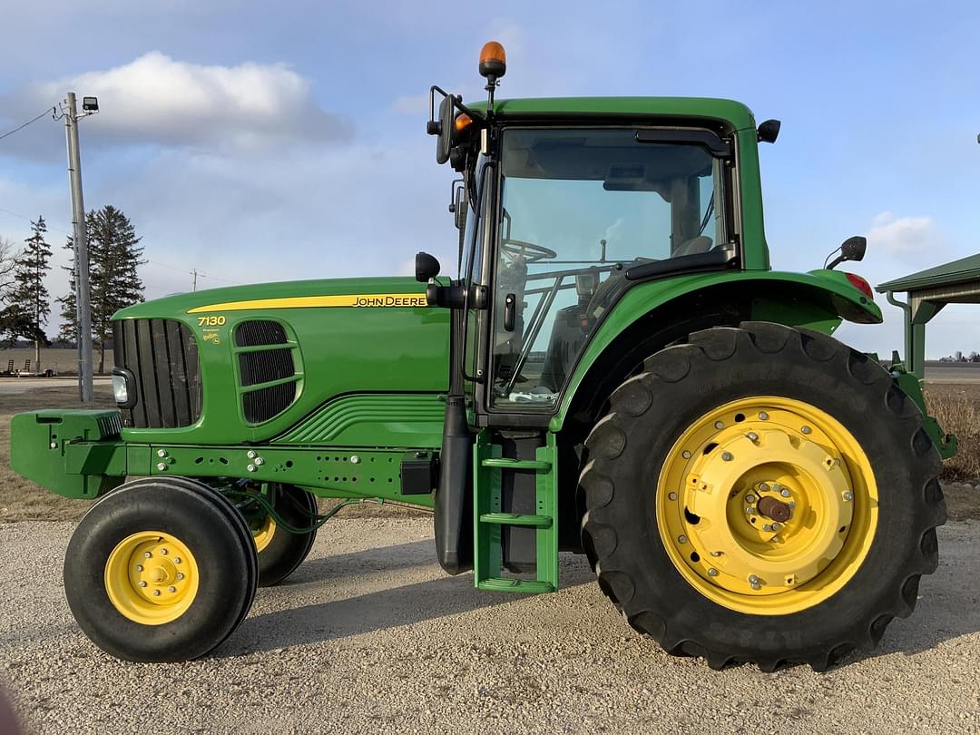 Image of John Deere 7130 Premium Primary image