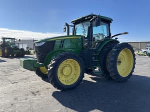2011 John Deere 7200R Image