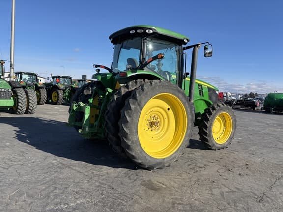 Image of John Deere 7200R equipment image 3