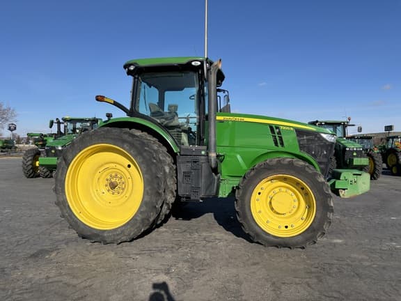 Image of John Deere 7200R equipment image 4