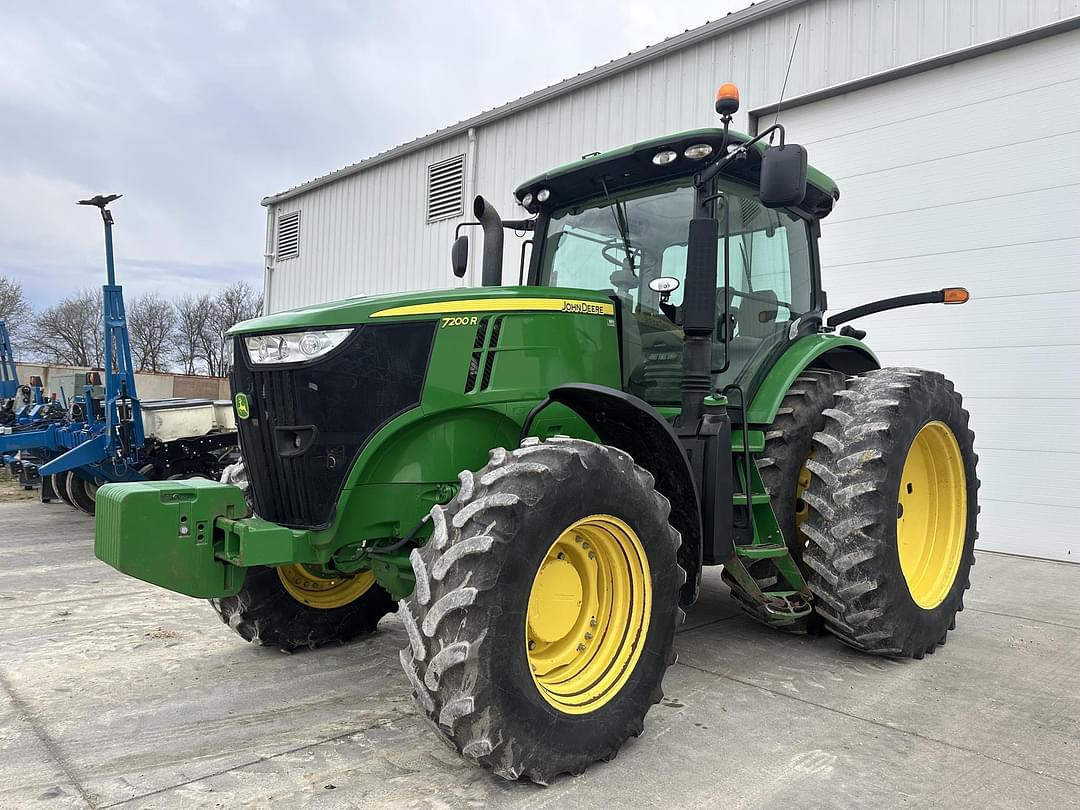 Image of John Deere 7200R Primary image