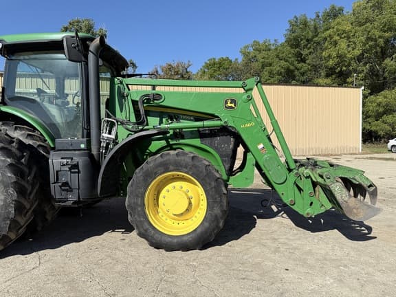 Image of John Deere 7200R equipment image 3