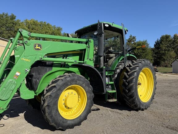 Image of John Deere 7200R equipment image 4