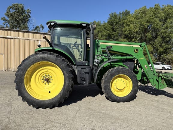 2011 John Deere 7200R Equipment Image0