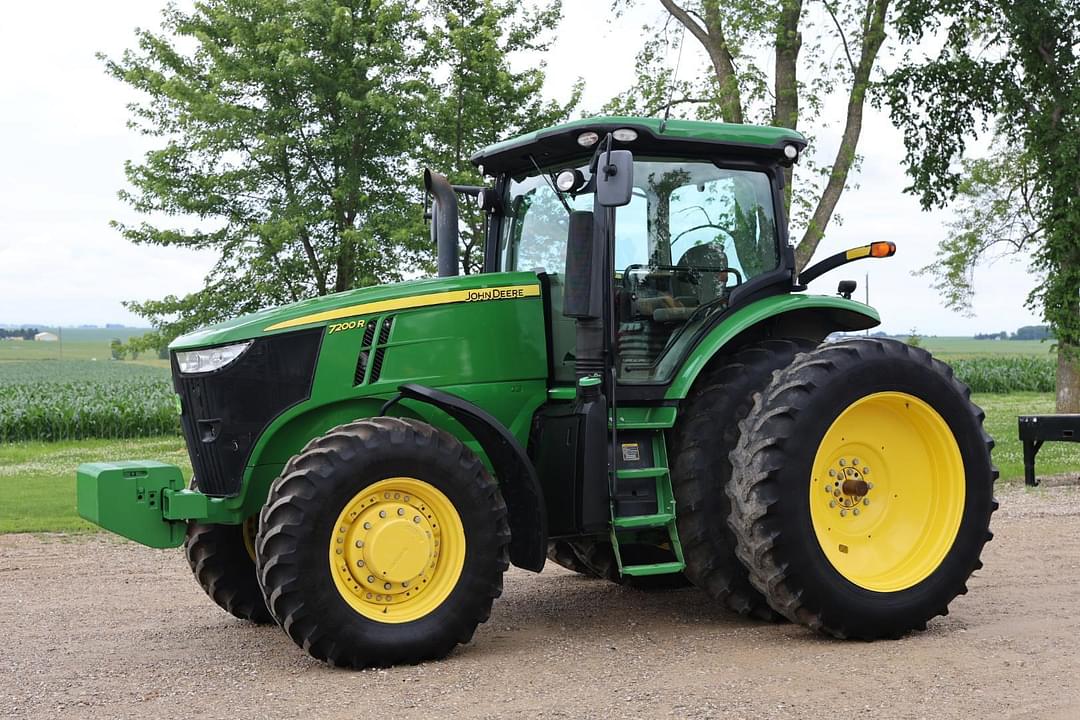 Image of John Deere 7200R Primary image