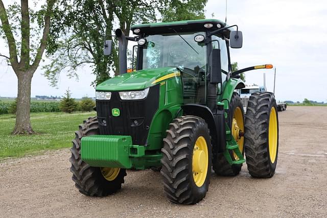 Image of John Deere 7200R equipment image 2