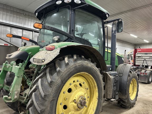 Image of John Deere 7200R equipment image 3