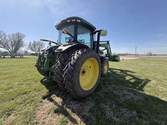 Image of John Deere 7200R equipment image 4