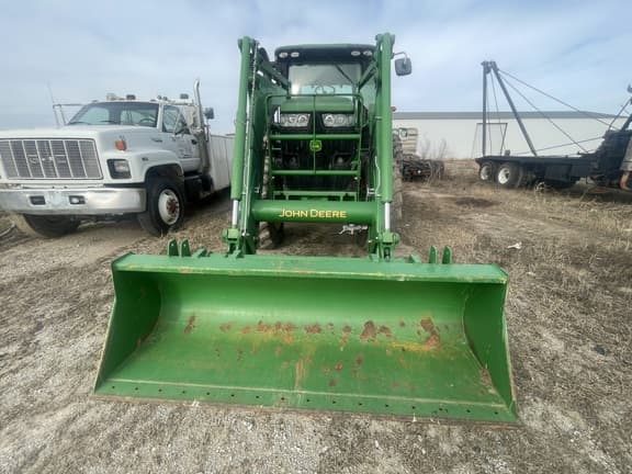 Image of John Deere 7200R equipment image 1