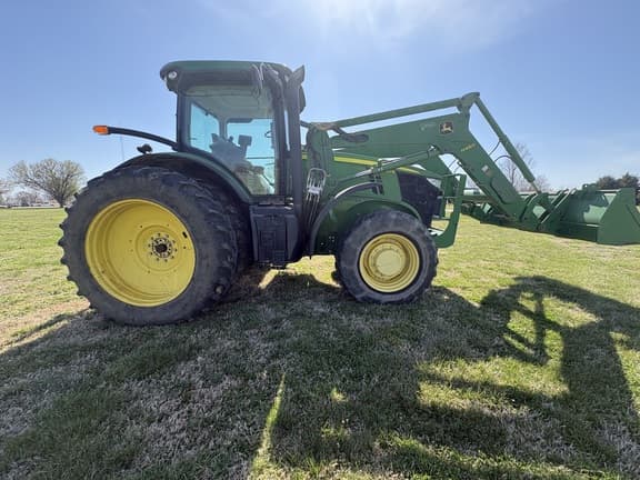 Image of John Deere 7200R equipment image 3