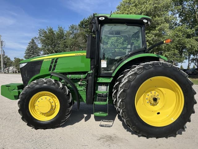 Image of John Deere 7200R equipment image 2