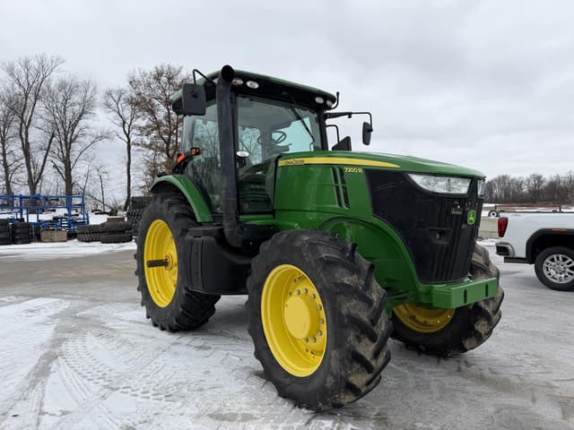 Image of John Deere 7200R equipment image 2