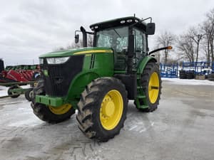 2011 John Deere 7200R Image