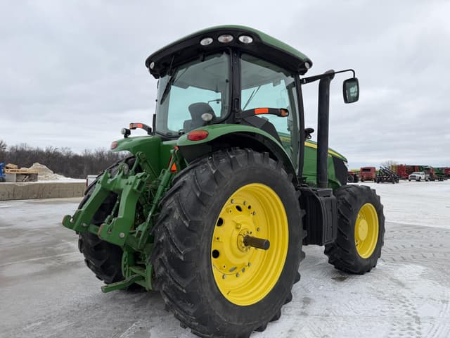 Image of John Deere 7200R equipment image 4
