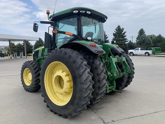 Image of John Deere 7215R equipment image 2