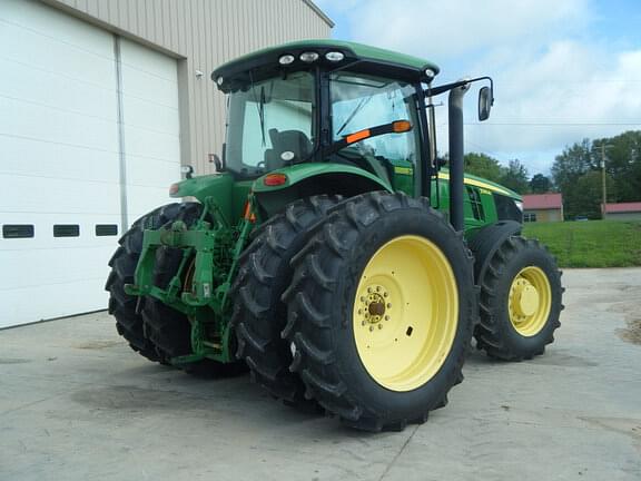 Image of John Deere 7215R equipment image 3