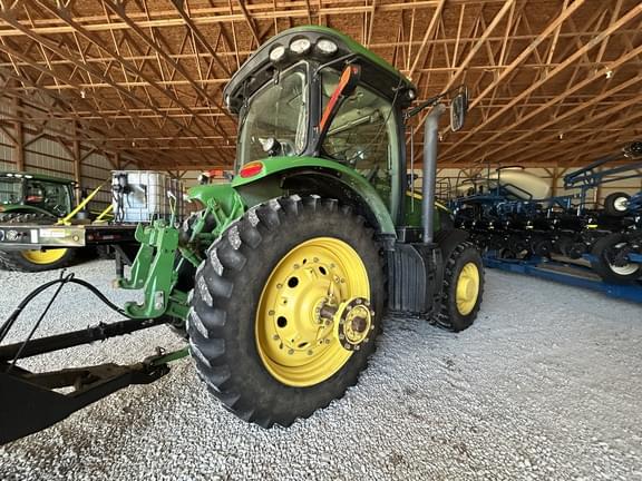 Image of John Deere 7215R equipment image 4