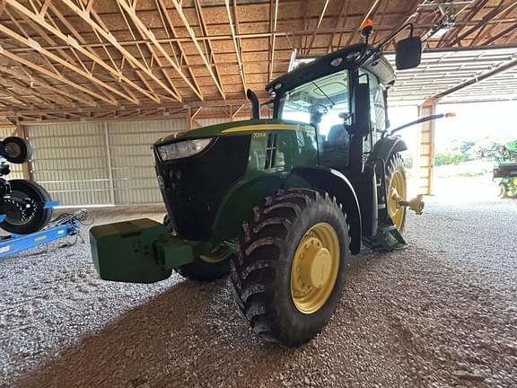 Image of John Deere 7215R equipment image 2