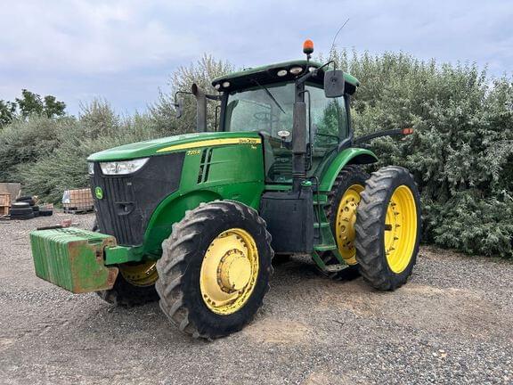 Image of John Deere 7215R Primary image