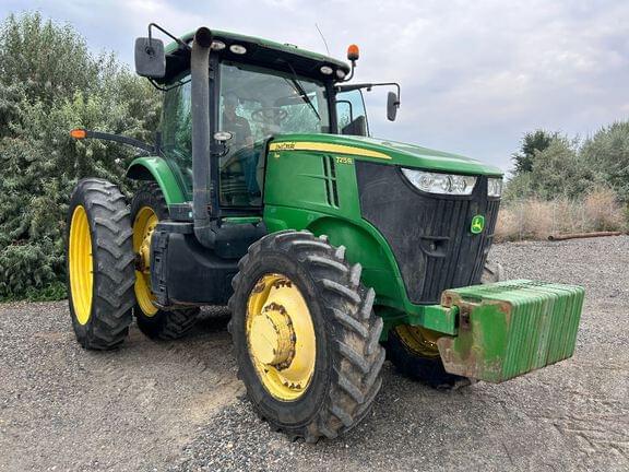 Image of John Deere 7215R equipment image 2