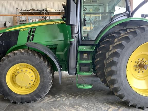 Image of John Deere 7215R equipment image 4
