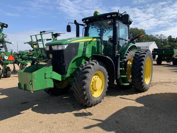 Image of John Deere 7215R Primary image
