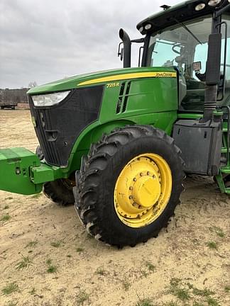 Image of John Deere 7215R equipment image 1