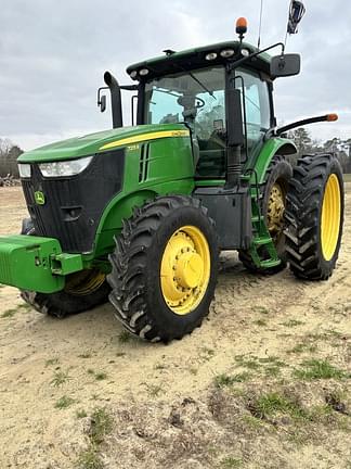 Image of John Deere 7215R Primary image