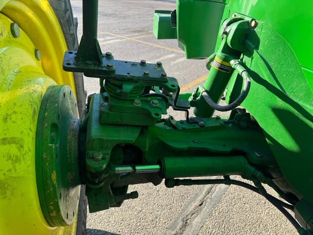 Image of John Deere 7215R equipment image 4