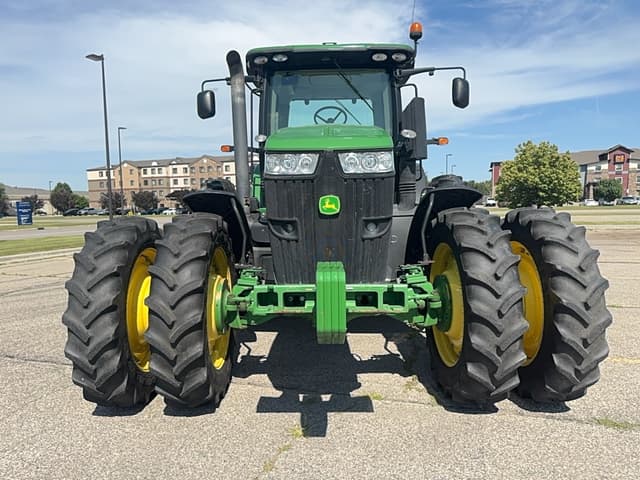 Image of John Deere 7215R equipment image 1