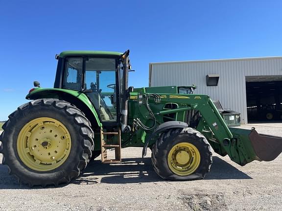 Image of John Deere 7230 equipment image 3