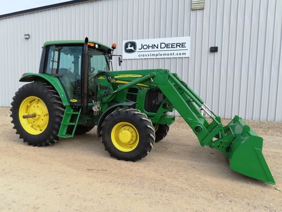 2011 John Deere 7230 Equipment Image0