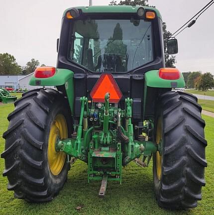 Image of John Deere 7230 equipment image 2