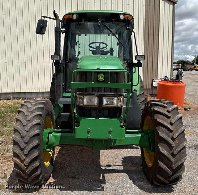 Image of John Deere 7230 equipment image 1