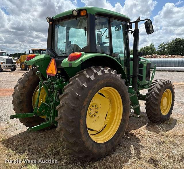 Image of John Deere 7230 equipment image 4