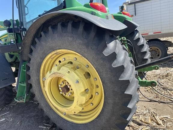 Image of John Deere 7230 Premium equipment image 4