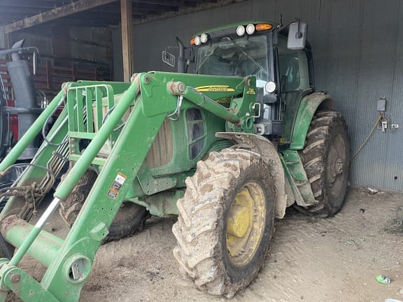 2011 John Deere 7230 Premium Equipment Image0