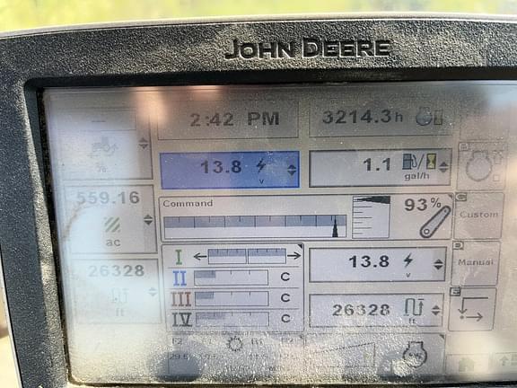 Image of John Deere 7230R equipment image 2