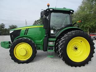 Main image John Deere 7230R 3