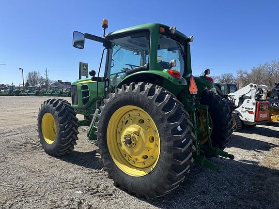 Image of John Deere 7330 equipment image 3