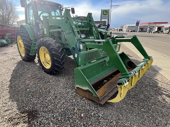 Image of John Deere 7330 equipment image 2