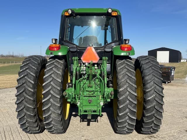 Image of John Deere 7330 equipment image 4