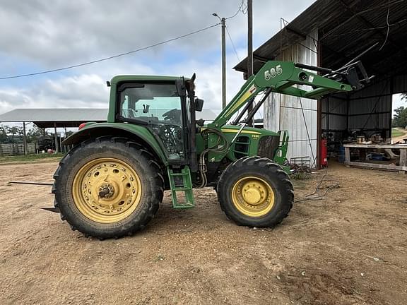 Image of John Deere 7330 equipment image 2